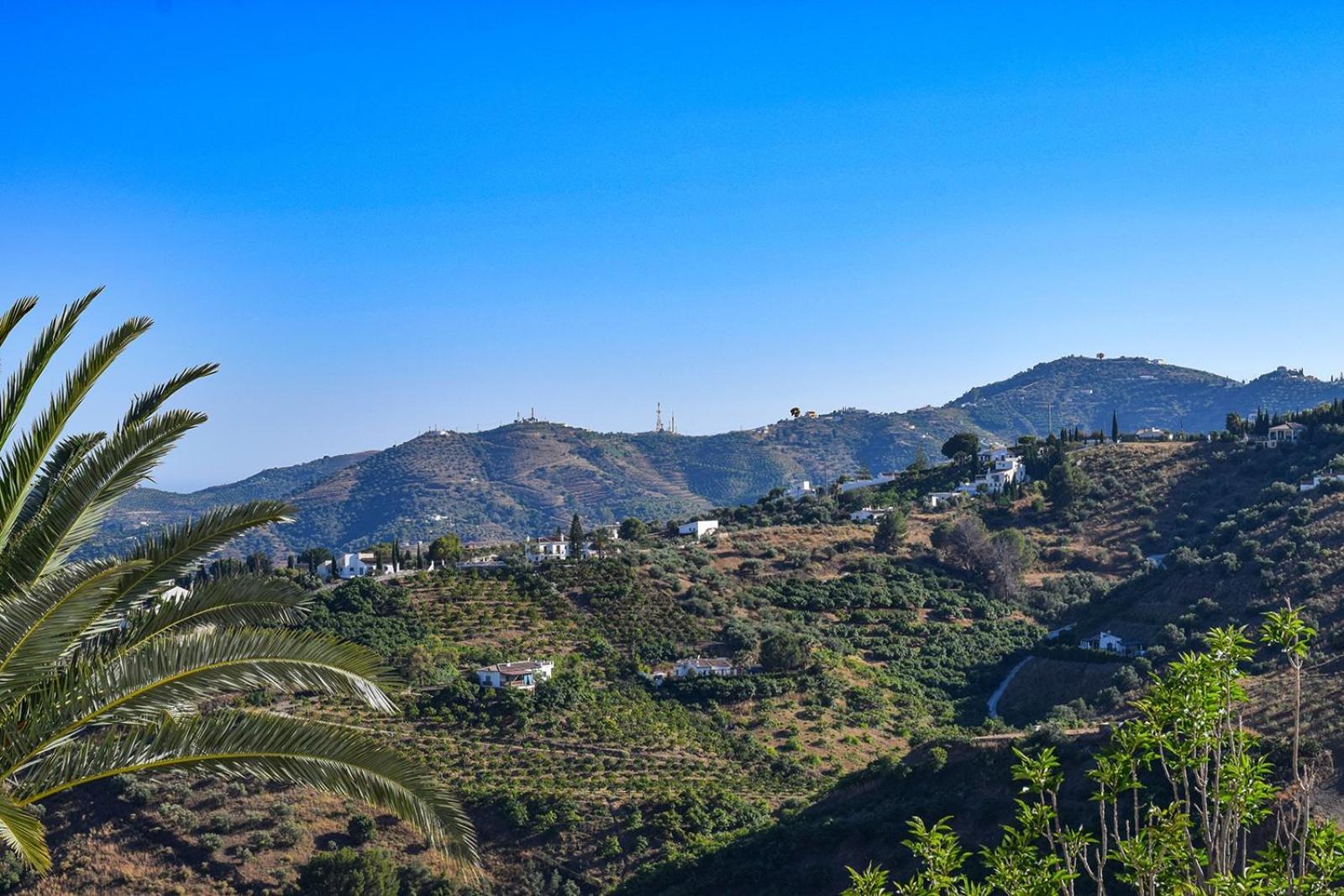 La Fuente 4, Amazing 3 Bedroom 2 Bthroom Family With Views, Padel Court And 2 Pools Hansonholiday * Frigiliana