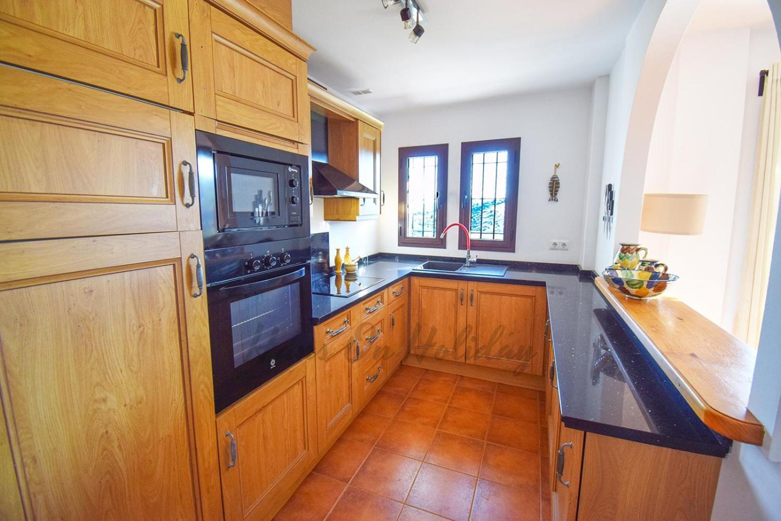 La Fuente 4, Amazing 3 Bedroom 2 Bthroom Family With Views, Padel Court And 2 Pools Hansonholiday